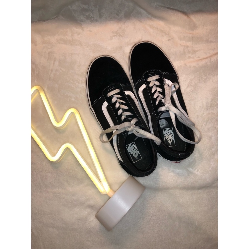 Black Vans!